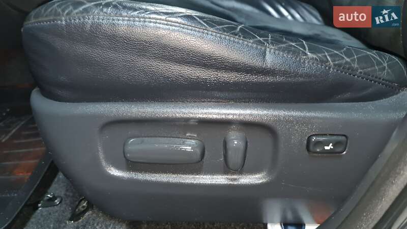 Внедорожник / Кроссовер Toyota RAV4 2012 в Киеве