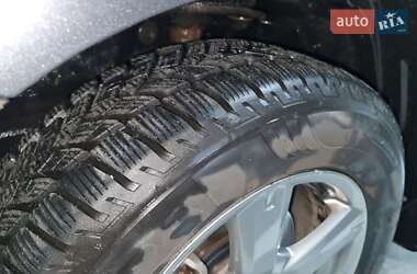 Внедорожник / Кроссовер Toyota RAV4 2012 в 