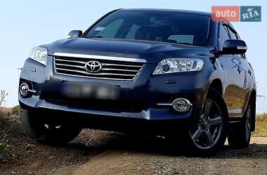 Внедорожник / Кроссовер Toyota RAV4 2012 в 