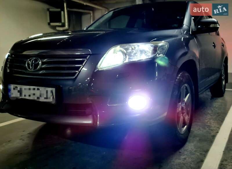 Внедорожник / Кроссовер Toyota RAV4 2012 в Киеве