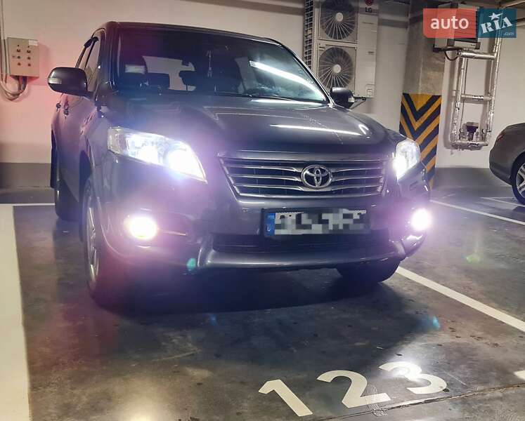 Внедорожник / Кроссовер Toyota RAV4 2012 в Киеве