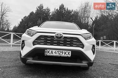 Внедорожник / Кроссовер Toyota RAV4 2023 в Киеве