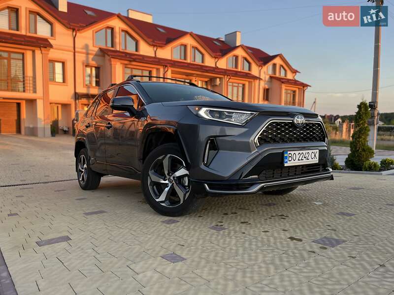 Позашляховик / Кросовер Toyota RAV4 2021 в Тернополі