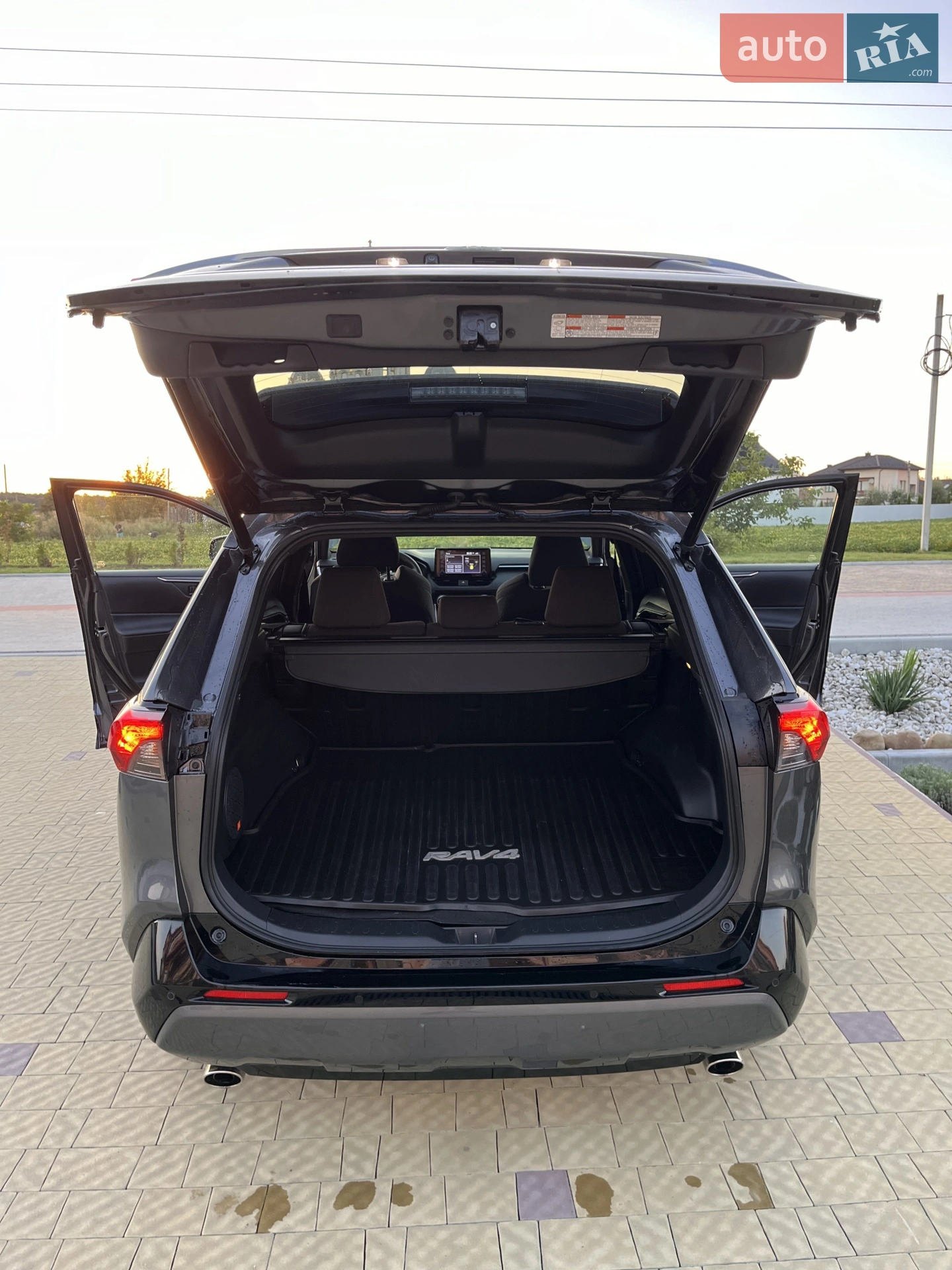 2021 Toyota RAV 4 - мініатюра 16