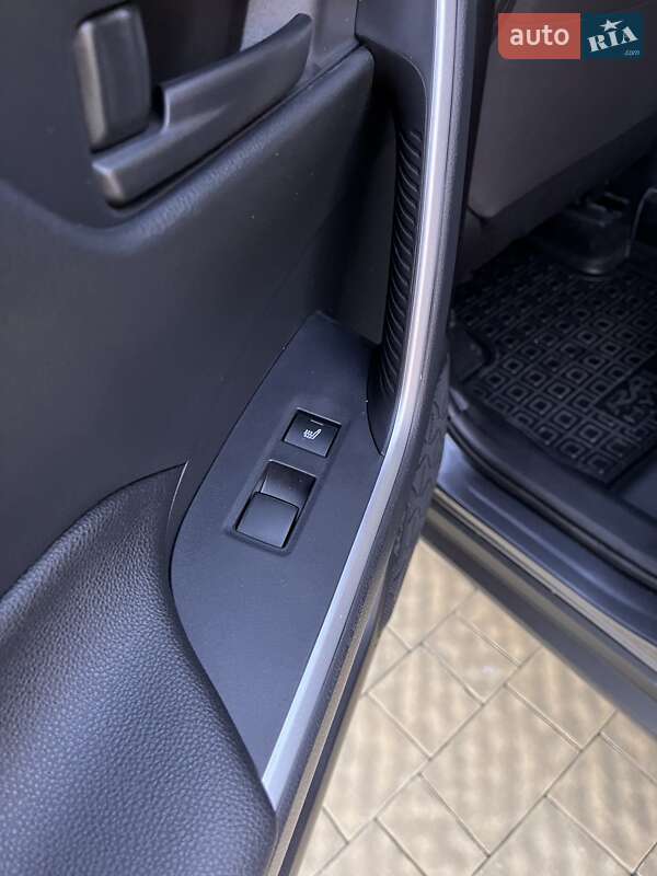 Позашляховик / Кросовер Toyota RAV4 2021 в Тернополі