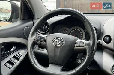 Позашляховик / Кросовер Toyota RAV4 2011 в Києві