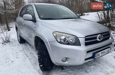 Позашляховик / Кросовер Toyota RAV4 2006 в Рівному