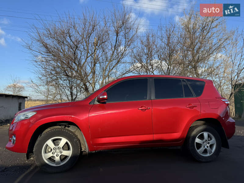Внедорожник / Кроссовер Toyota RAV4 2011 в Каменском