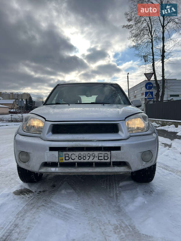 Позашляховик / Кросовер Toyota RAV4 2004 в Львові