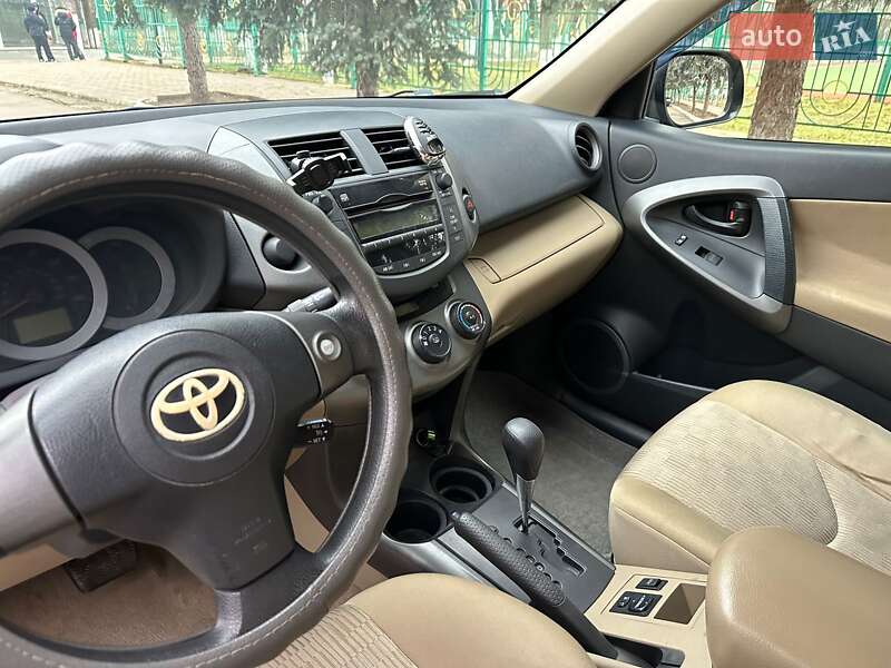 Внедорожник / Кроссовер Toyota RAV4 2010 в Одессе