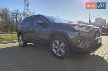 Внедорожник / Кроссовер Toyota RAV4 2019 в Николаеве