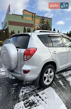 Позашляховик / Кросовер Toyota RAV4 2007 в Луцьку