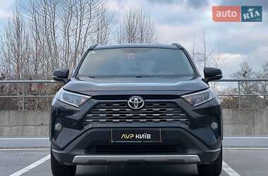 Внедорожник / Кроссовер Toyota RAV4 2019 в Киеве