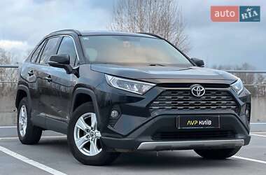 Внедорожник / Кроссовер Toyota RAV4 2019 в Киеве