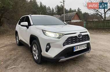 Внедорожник / Кроссовер Toyota RAV4 2019 в Черкассах