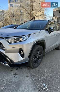 Внедорожник / Кроссовер Toyota RAV4 2020 в 