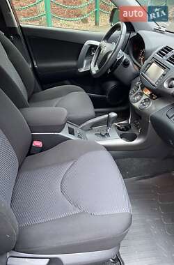 Внедорожник / Кроссовер Toyota RAV4 2012 в 