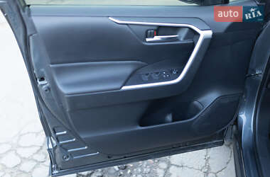 Внедорожник / Кроссовер Toyota RAV4 2022 в 