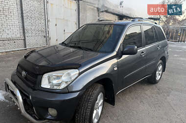 Позашляховик / Кросовер Toyota RAV4 2004 в Києві