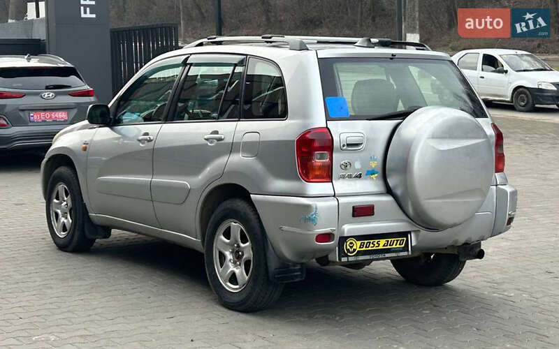 Внедорожник / Кроссовер Toyota RAV4 2002 в Черновцах