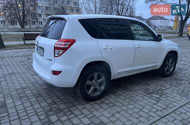 Позашляховик / Кросовер Toyota RAV4 2012 в Рівному