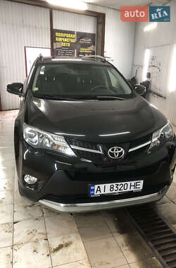 Позашляховик / Кросовер Toyota RAV4 2015 в Чернівцях