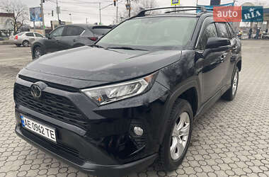 Позашляховик / Кросовер Toyota RAV4 2019 в Дніпрі