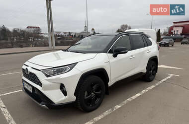 Позашляховик / Кросовер Toyota RAV4 2020 в Сумах