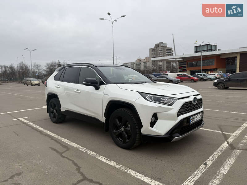 Позашляховик / Кросовер Toyota RAV4 2020 в Сумах