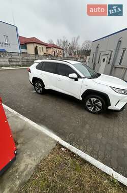 Позашляховик / Кросовер Toyota RAV4 2021 в Рівному