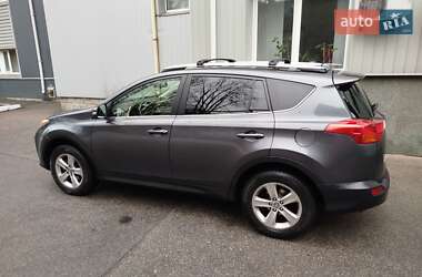 Внедорожник / Кроссовер Toyota RAV4 2015 в 