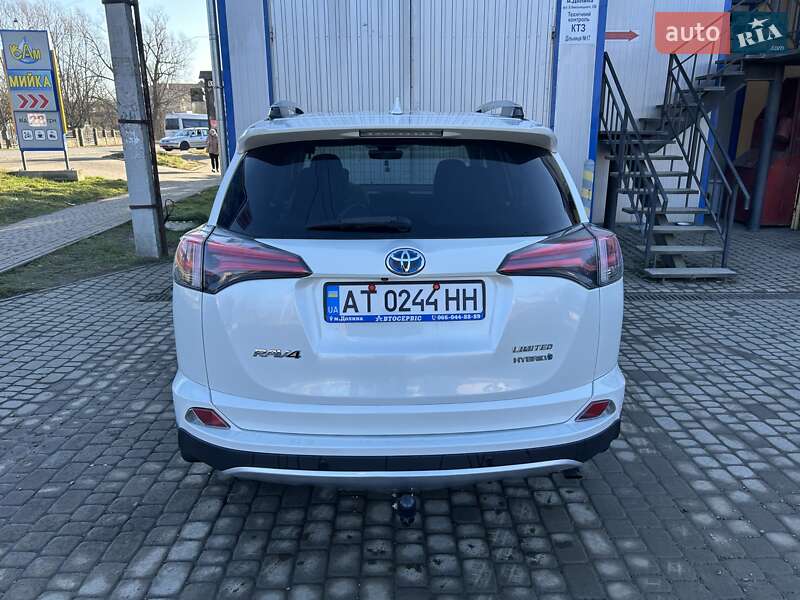 Позашляховик / Кросовер Toyota RAV4 2018 в Долині