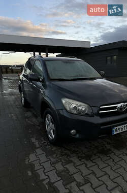 Внедорожник / Кроссовер Toyota RAV4 2006 в Львове