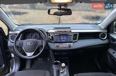 Внедорожник / Кроссовер Toyota RAV4 2012 в 