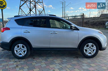 Внедорожник / Кроссовер Toyota RAV4 2015 в 