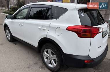 Внедорожник / Кроссовер Toyota RAV4 2013 в 