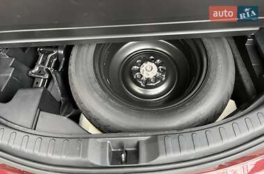 Внедорожник / Кроссовер Toyota RAV4 2017 в Киеве