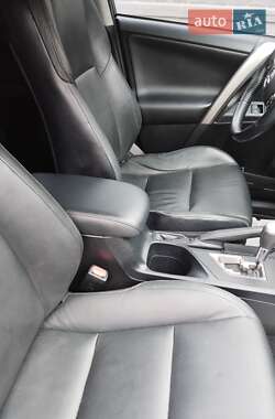 Внедорожник / Кроссовер Toyota RAV4 2014 в 