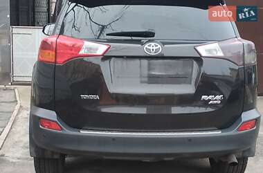 Внедорожник / Кроссовер Toyota RAV4 2014 в 