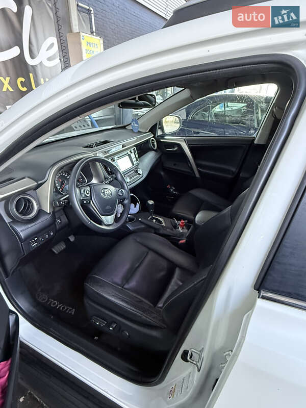 Внедорожник / Кроссовер Toyota RAV4 2013 в Полтаве