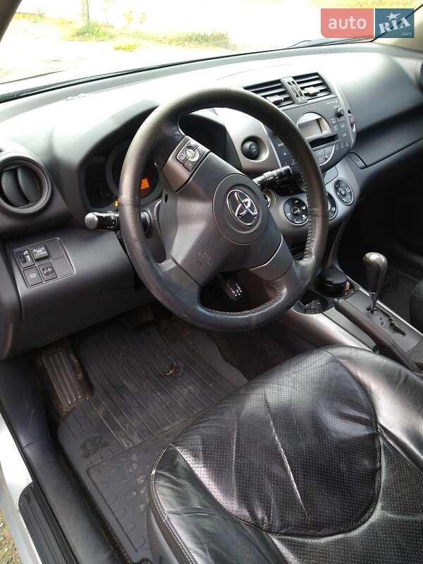 Внедорожник / Кроссовер Toyota RAV4 2007 в Тернополе