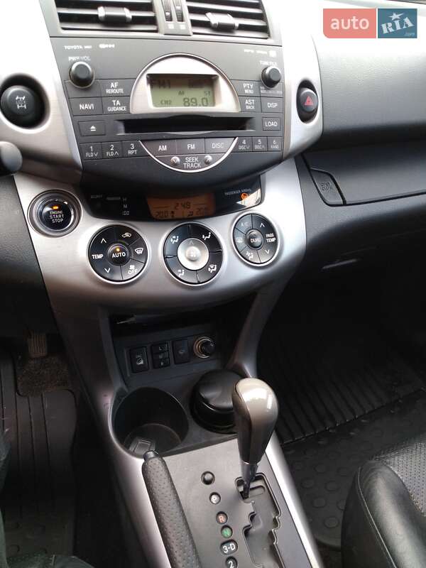 Внедорожник / Кроссовер Toyota RAV4 2007 в Тернополе