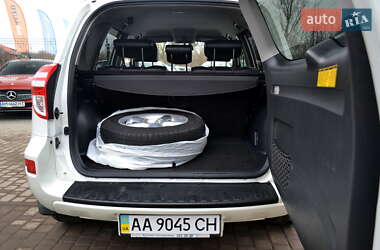 Внедорожник / Кроссовер Toyota RAV4 2011 в 