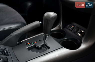Внедорожник / Кроссовер Toyota RAV4 2011 в 