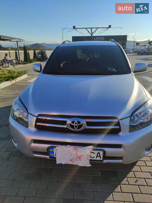 Внедорожник / Кроссовер Toyota RAV4 2006 в 