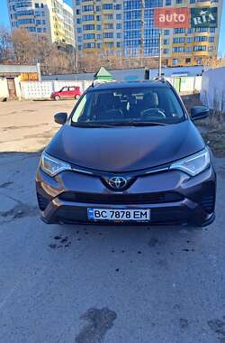 Внедорожник / Кроссовер Toyota RAV4 2017 в Львове