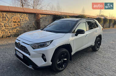 Позашляховик / Кросовер Toyota RAV4 2019 в Чернівцях