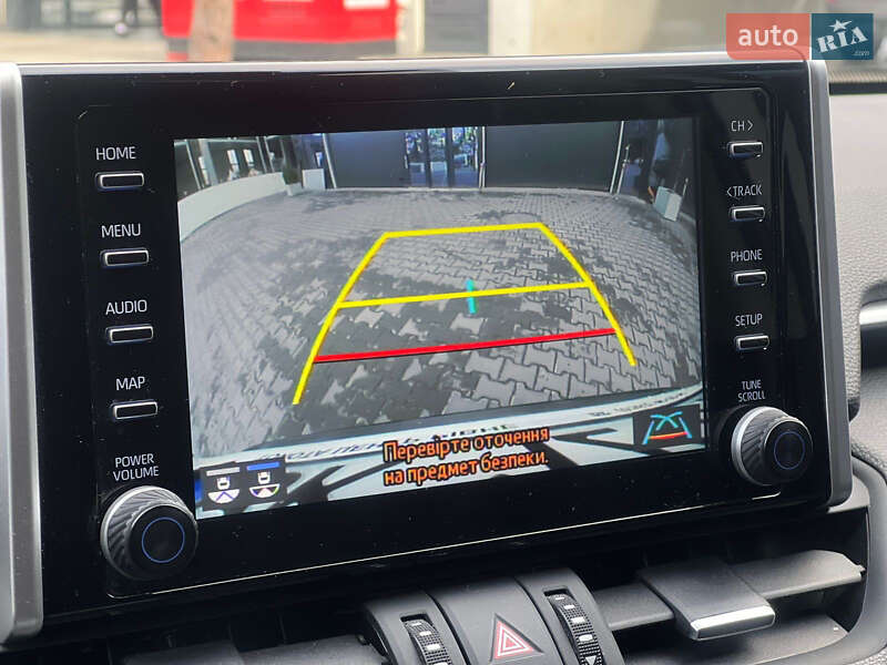 Позашляховик / Кросовер Toyota RAV4 2020 в Рокитному