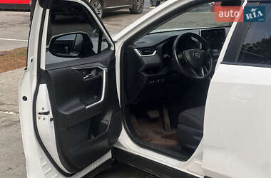 Внедорожник / Кроссовер Toyota RAV4 2020 в Рокитном