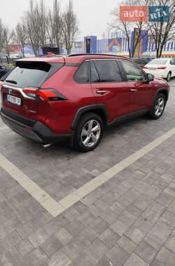 Внедорожник / Кроссовер Toyota RAV4 2020 в Днепре